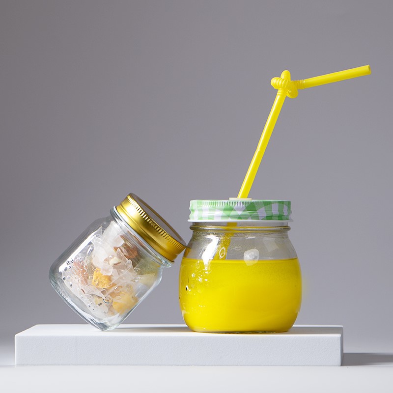 Empty mason jar glasses without handles Empty mason jar glasses without handles